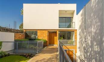 Imagem: Casa à venda no bairro Medianeira - Porto