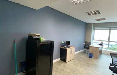 Imagem 2: Sala à venda no bairro Cristal - Porto Alegre/RS