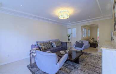 Imagem 2: Casa à venda no bairro Moinhos de Vento - Canoas/RS