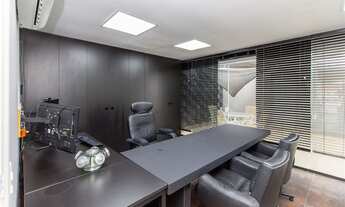 Imagem 2: Casa Padrão, 9 dormitórios na Rua Colônia Da Glória