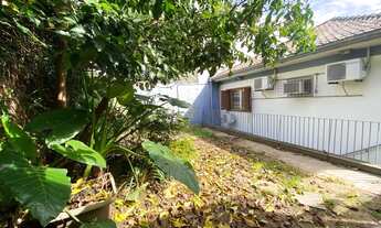 Imagem 4: Casa à venda em Porto Alegre, Passo da Areia, com 3 quartos, 288,91m²