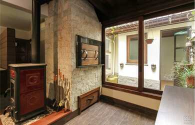 Imagem 2: Apartamento térreo 2 dormitórios com 2 vagas de garagem à venda no bairro Menino Deus em P