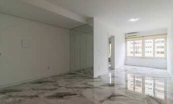 Imagem 2: Apartamento 2 dormitórios com 1 vaga de garagem à venda no bairro Vila Ipiranga em Porto A