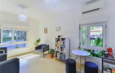 Imagem 3: 5 dormitórios na Rua Professor Lúcio Martins Rodrigues