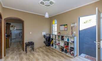 Imagem 3: Casa Padrão, 6 dormitórios na Rua Padre Guido Del Toro