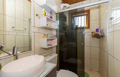 Imagem 4: Casa Padrão, 2 dormitórios, 2 banheiro, 2 vagas na garagem