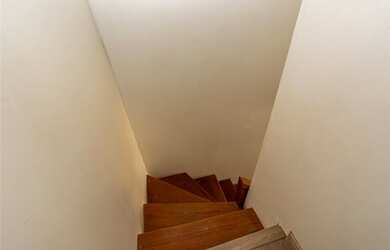 Imagem 5: Casa Padrão, 2 dormitórios, 2 banheiro, 2 vagas na garagem