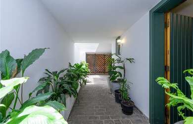 Imagem 2: Casa Padrão, 4 dormitórios na Rua Almirante Soares Dutra