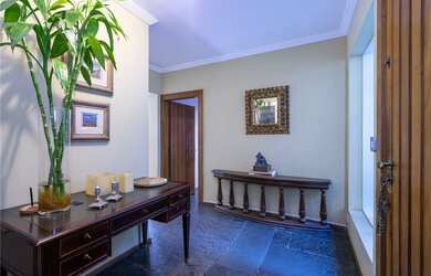 Imagem 5: Casa Padrão, 4 dormitórios na Rua Almirante Soares Dutra