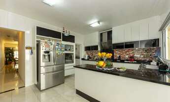 Imagem 5: 4 dormitórios na Rua Salvador Fiordelísio