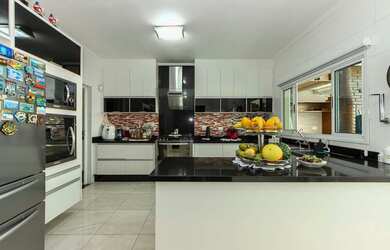 Imagem 6: 4 dormitórios na Rua Salvador Fiordelísio