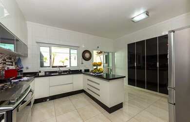 Imagem 7: 4 dormitórios na Rua Salvador Fiordelísio