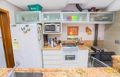 Imagem 5: Casa com 4 dormitórios 2 suítes e 6 vagas de garagem à venda no bairro Jardim Planalto em