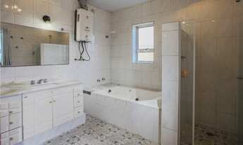 Imagem 6: Imperdível oportunidade: Casa à venda em Vila Madalena, SP, com 4 quartos, 1 suíte, 4 banh