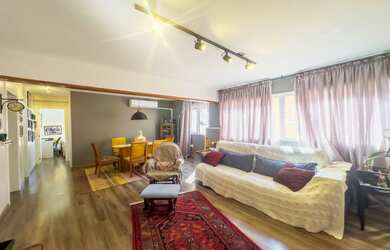 Imagem 2: Apartamento à venda no bairro Passo da Areia - Porto Alegre/RS