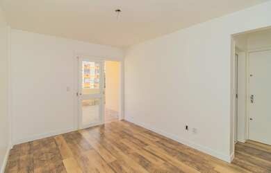 Imagem 9: Apartamento à venda no bairro Partenon - Porto Alegre/RS