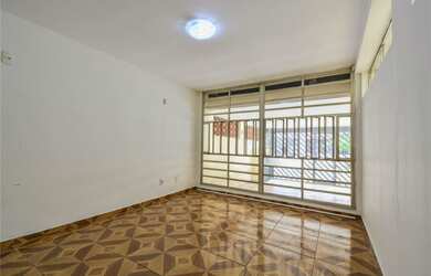 Imagem 2: Casa à venda no bairro Jardim Aeroporto - São Paulo/SP