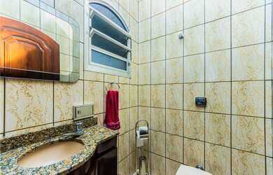 Imagem 7: Casa Padrão, 4 dormitórios na Rua José De Aguiar