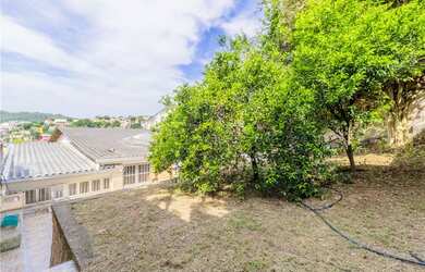 Imagem 4: Casa à venda em Porto Alegre, Partenon, com 5 quartos, 150m²