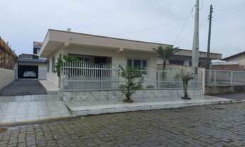 Imagem: Casa à venda no bairro Cedro - Camboriú/SC