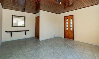 Imagem 2: Apartamento à venda no bairro Passo da Areia - Porto Alegre/RS