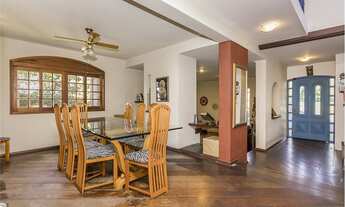 Imagem 5: Linda casa no Jardim Planalto na Rua Walir Zottis com 391m² área privativa, terreno 488m²