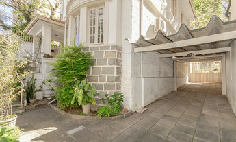 Imagem 5: 4 dormitórios na Rua Doutor Barros Cassal