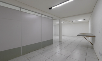 Imagem 4: Prédio Comercial de 335m² no Jabaquara, São Paulo-SP: 4 banheiros, 3 vagas de garagem - Co