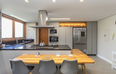 Imagem 7: 4 dormitórios na Rua Pedro Chaves Barcelos