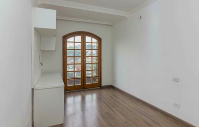 Imagem 3: 4 dormitórios na Rua Mariz E Barros