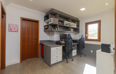 Imagem 2: 3 dormitórios na Rua Deputado Hugo Mardini