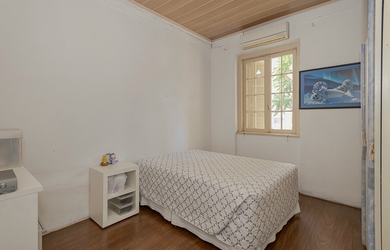 Imagem 2: 4 dormitórios na Rua Doutor Barros Cassal