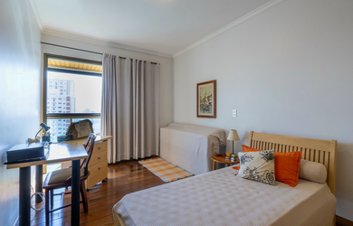 Imagem 7: 4 dormitórios na Rua Adolfo Bastos