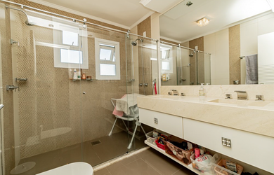 Imagem 3: 4 dormitórios na Rua Edmundo Figueira Da Silva