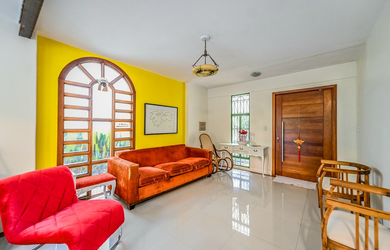 Imagem: 4 dormitórios, 1 suítes, 3 banheiro, 2