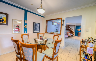 Imagem 4: 4 dormitórios, 1 suítes, 3 banheiro, 2 vagas na garagem