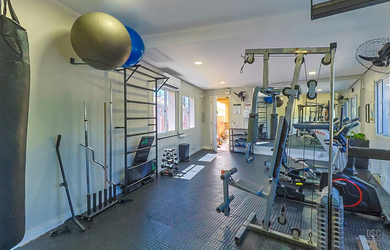 Imagem 3: 4 dormitórios na Rua Tenente Ary Tarrago