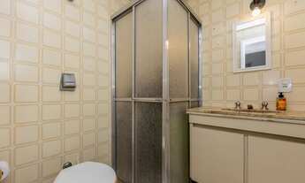 Imagem 3: 3 quartos, sendo 1 suíte, 2 banheiros, 1 vaga de garagem e uma área total de 77,00 m2. Alé