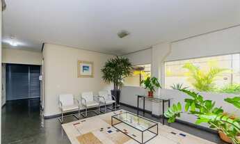 Imagem 2: 3 quartos, sendo 1 suíte, 2 banheiros, 1 vaga de garagem e uma área total de 77,00 m2. Alé