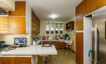 Imagem 2: Casa à venda em São Paulo, Pacaembu, com 3 quartos, 379m²