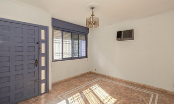 Imagem: Casa à venda no bairro Jardim Itu - Porto