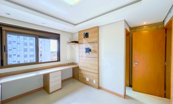 Imagem 2: Apartamento à venda em Porto Alegre, Moinhos de Vento, com 3 quartos, 159m²