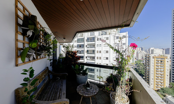 Imagem 7: Com 4 quartos, 4 suítes e 7 banheiros, esse imóvel oferece todo o conforto e privacidade q