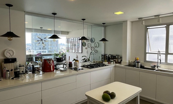 Imagem 3: Cobertura dos seus sonhos! Localizada em um dos bairros mais nobres da cidade, essa incrív