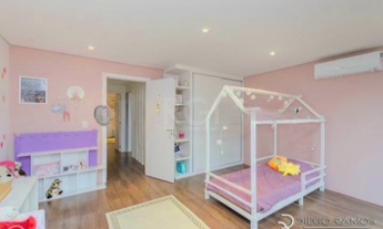 Imagem 7: Casa à venda em Porto Alegre, Teresópolis, com 3 quartos, 333,24m²