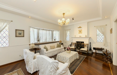 Imagem 6: Casa à Venda em São Paulo-SP: 4 quartos, 2 suítes, 4 vagas de garagem, 400m² no Jardim Pau