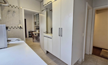 Imagem 2: 2 quartos, 2 suítes, 3 banheiros e 3 vagas de garagem. 178,00m2, o imóvel oferece ambient