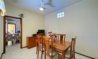 Imagem 3: Casa à venda em Porto Alegre, Santana, com 3 quartos, 210m²