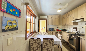 Imagem 5: Casa à venda em Porto Alegre, Santana, com 3 quartos, 210m²