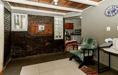 Imagem 2: Casa à venda em Porto Alegre, Jardim Itu, com 3 quartos, 240m²